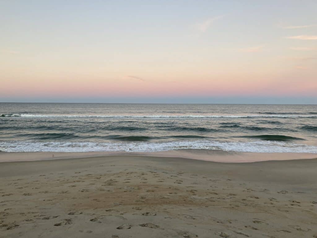 Landscape photo on the beach looking at the waves